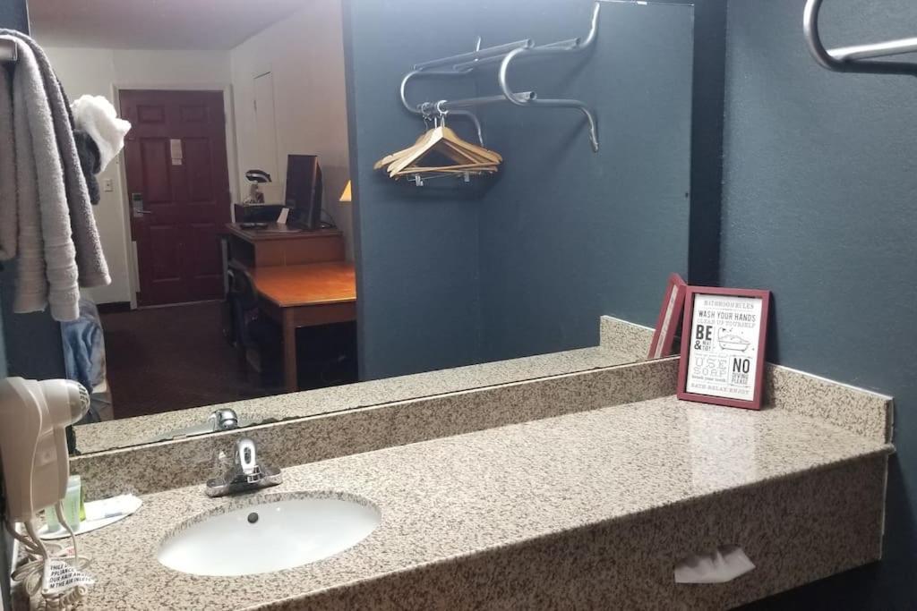 Osu 2 Queen Beds Hotel Room 230 Wi-Fi Stillwater Exterior photo